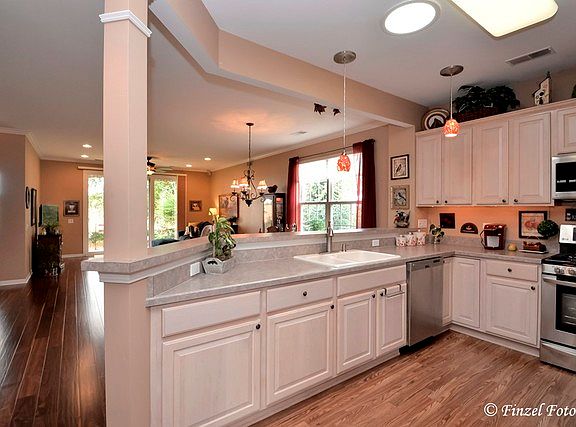 4th image of 11261 Greenway Dr