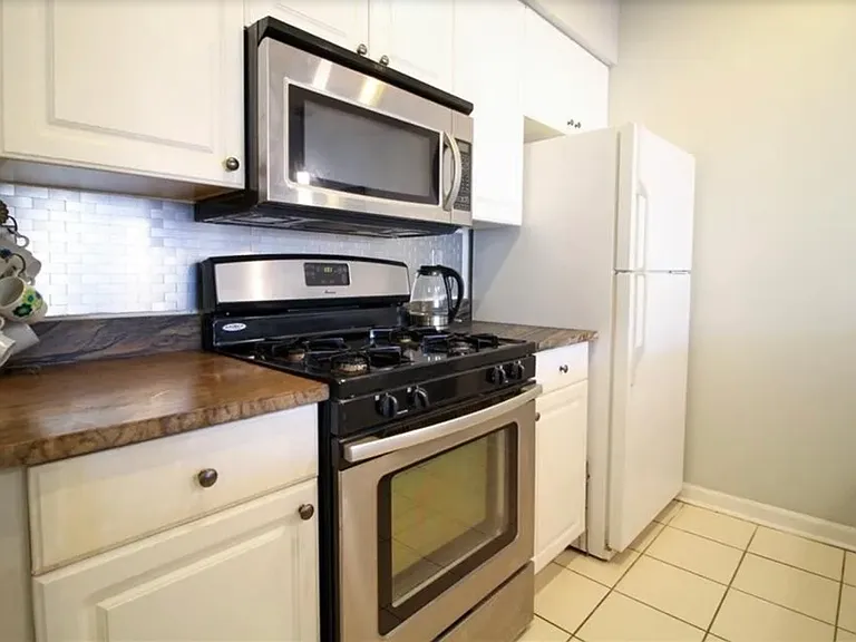 225 E Ponce De Leon Ave #404 — Photo 9