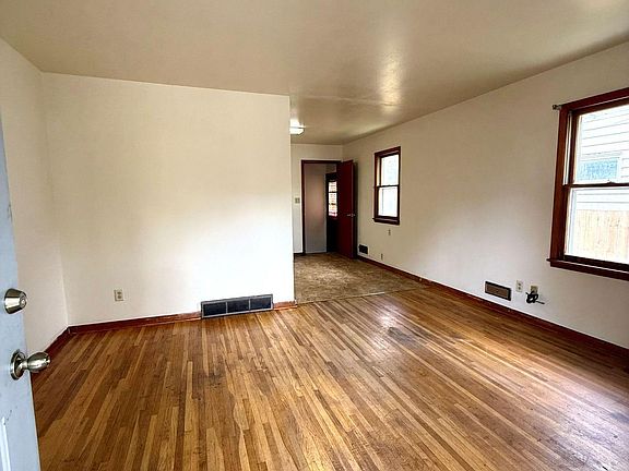 5th image of 2308-10 Jones St