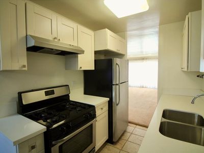 1323 S Carmelina Ave APT 212, Los Angeles, CA, 90025