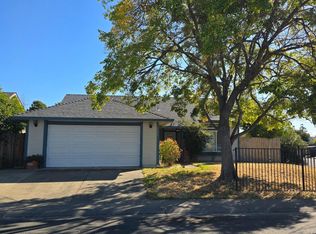 8266 Summer Sunset Dr, Sacramento, CA 95828