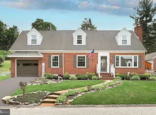 160 W Hoke St, Spring Grove, PA 17362