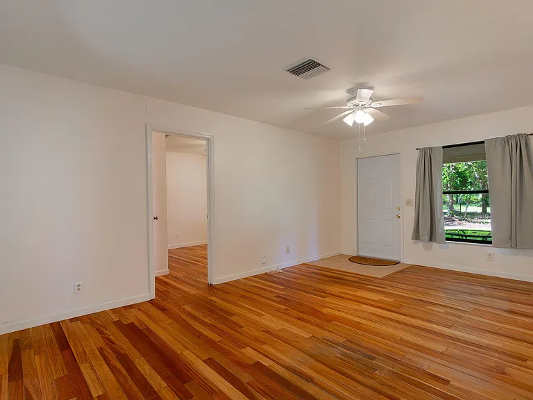 11735 150th Ct N — Photo 8
