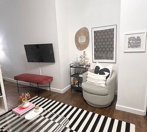 5th image of 110 Thompson St APT 4C
