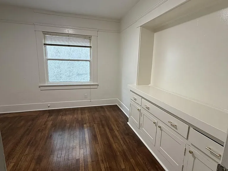 2473 Market St #7 — Photo 8