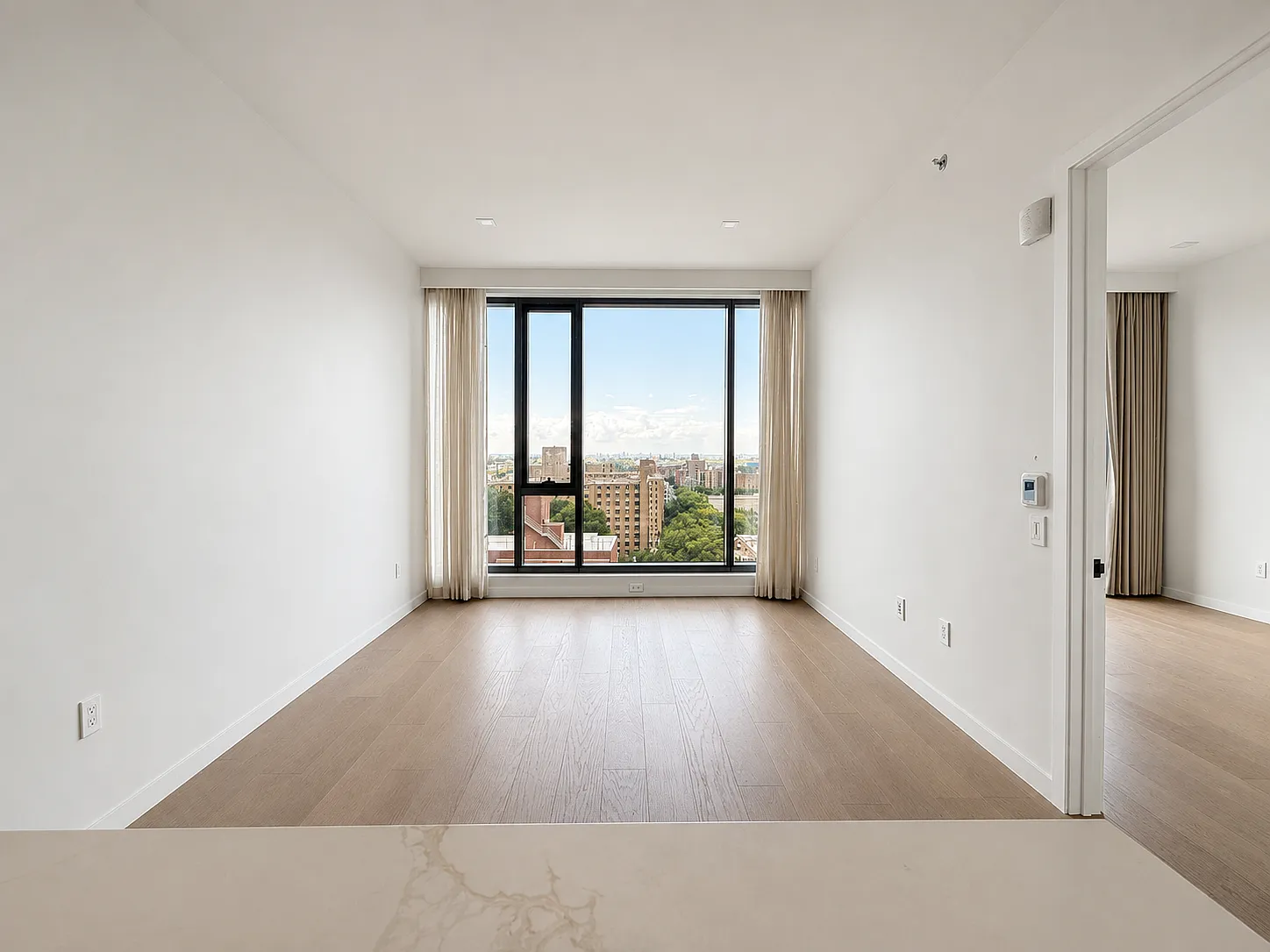 1 bed, 609 sqft, $3,500 — Photo 2