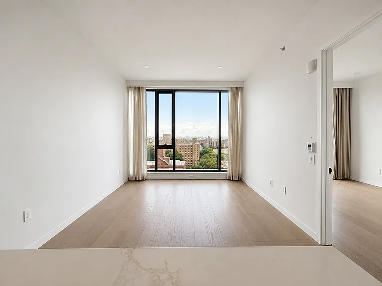 35-32 Leavitt St #10I — Photo 2