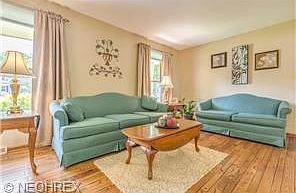 5th image of 821 King George Blvd