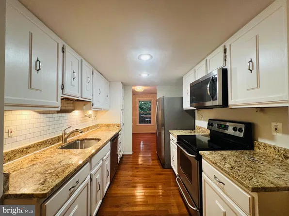 6279 Kerrydale Dr, Springfield, VA 22152