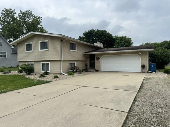 209 N Steele St, Cherry, IL 61317