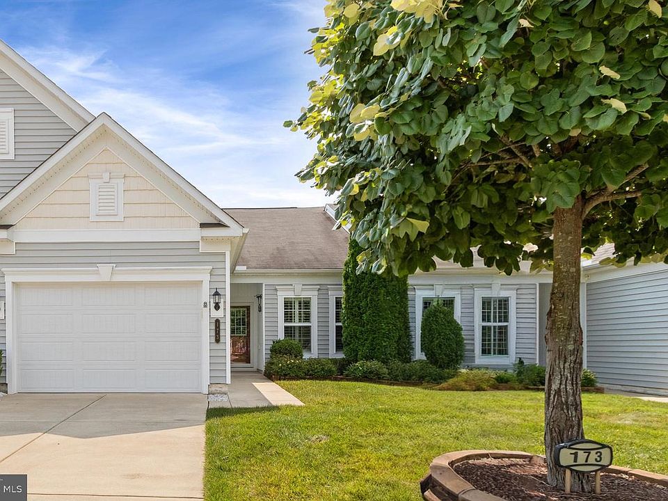 1st image of 173 Hyannis Pl