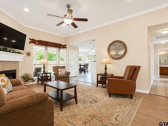5th image of 112 Amanda Ct