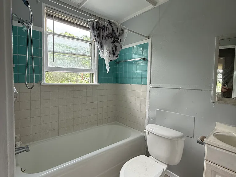 326 W Huisache Ave #11 — Photo 14