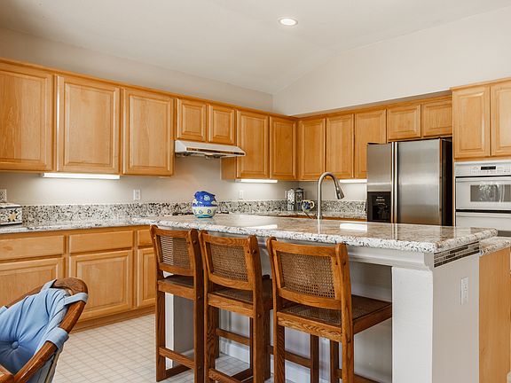 3rd image of 920 Sterling Cir