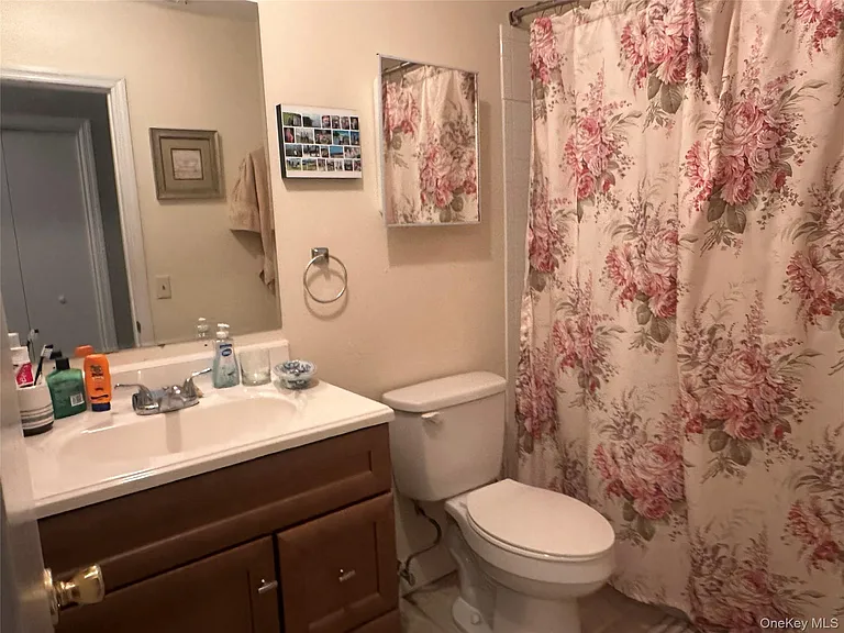 121 Villagegreen Ct — Photo 19