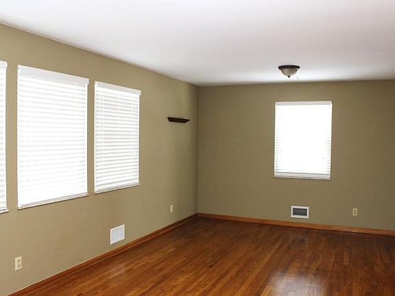 2nd image of 1047 Sunny Hill Dr