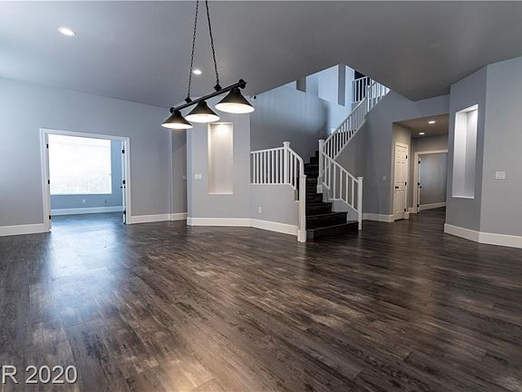 3rd image of 9462 Verneda Ct