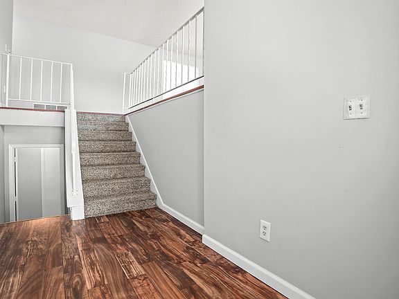 3rd image of 88 108th Ave NW