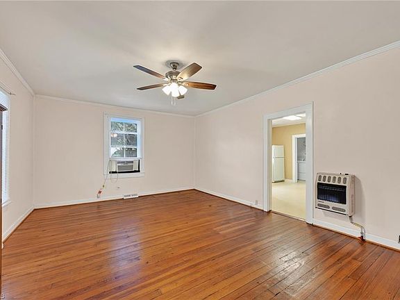 3rd image of 719 S Green St