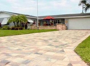 819 Fairway Dr, New Smyrna Beach, FL 32168