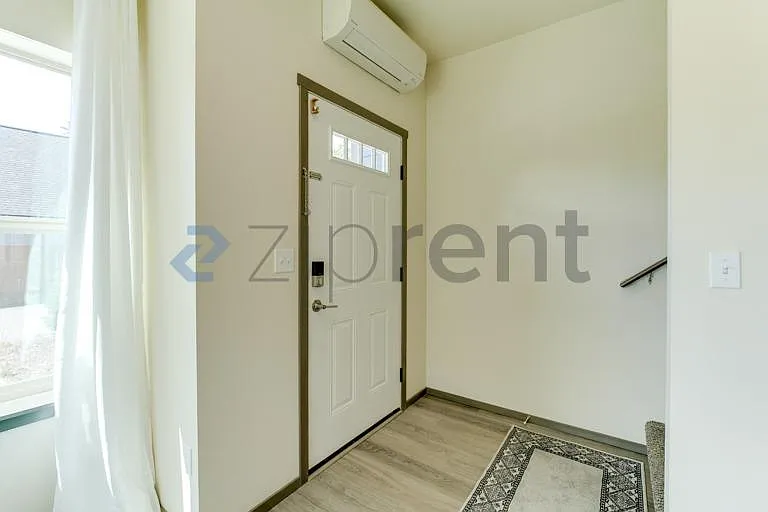 3655 Pine Rd NE — Photo 4