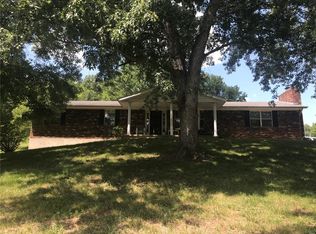1511 Mill Hill Rd, Saint Clair, MO 63077