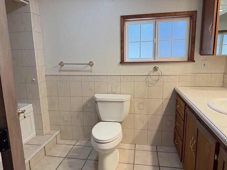 304 Oak St — Photo 20