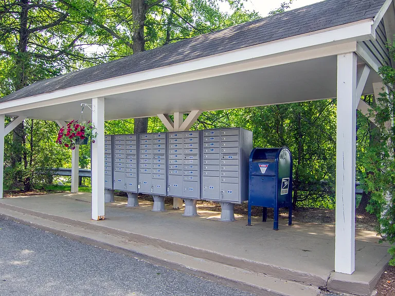 Visit our mail hub, where picking up or dropping off your letters is convenient and stress free.