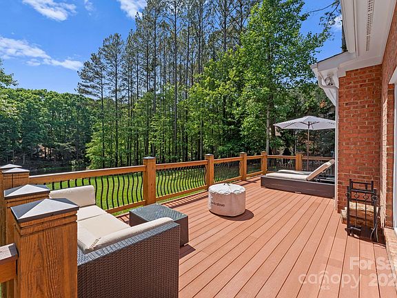 3rd image of 9181 Fair Oak Dr