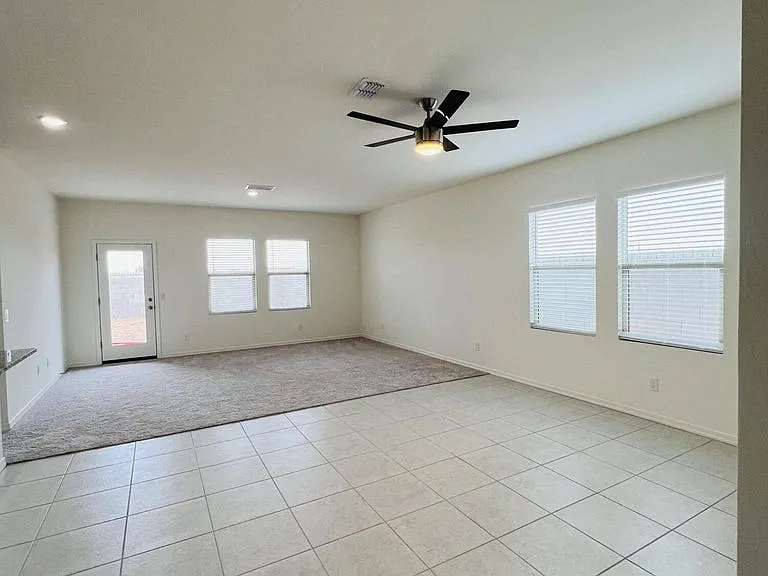 2004 E Driftwood Dr — Photo 4