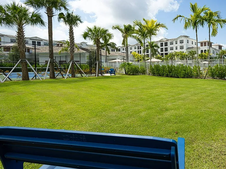 Green Lawn
