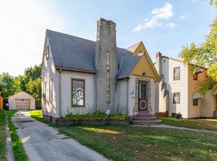 1137 Farrington St, Saint Paul, MN 55117