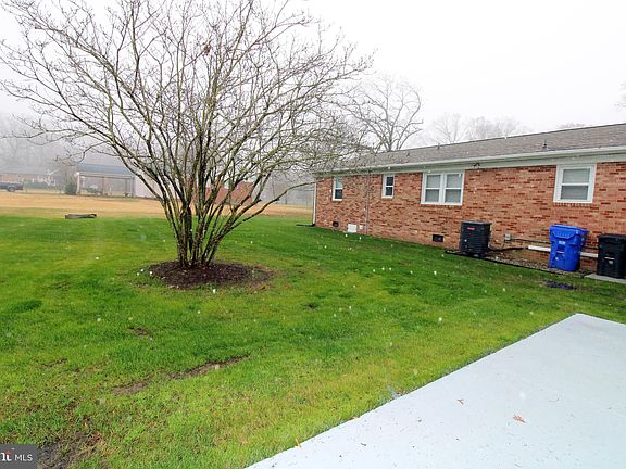 4th image of 9550 Carl Ln