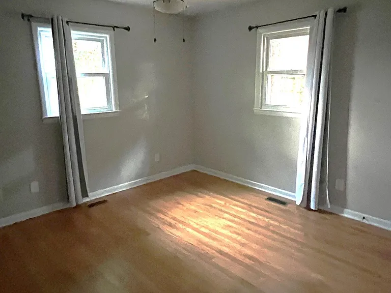 510 W Rhode Island Ave — Photo 8