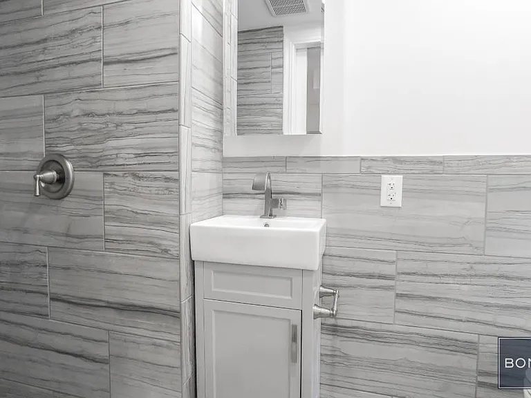 149 1st Ave #3R — Photo 8