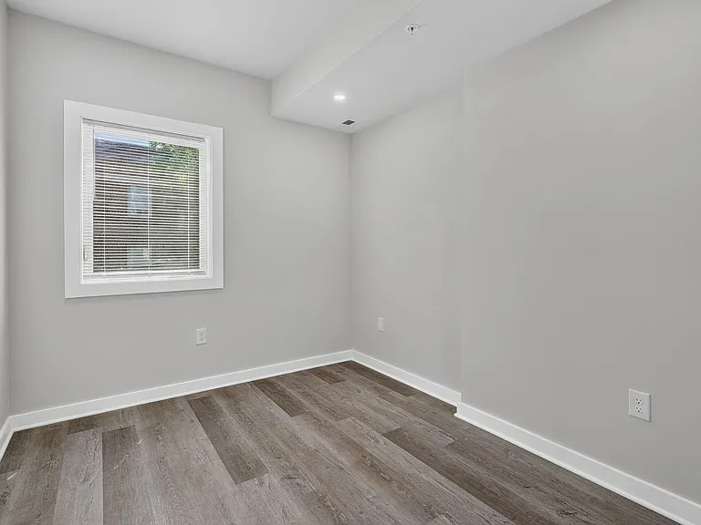 1516 18th St SE — Photo 13