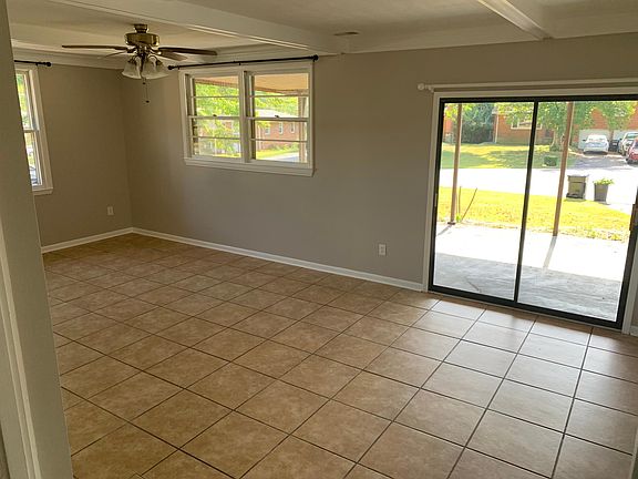 3rd image of 3122 McMahan Blvd