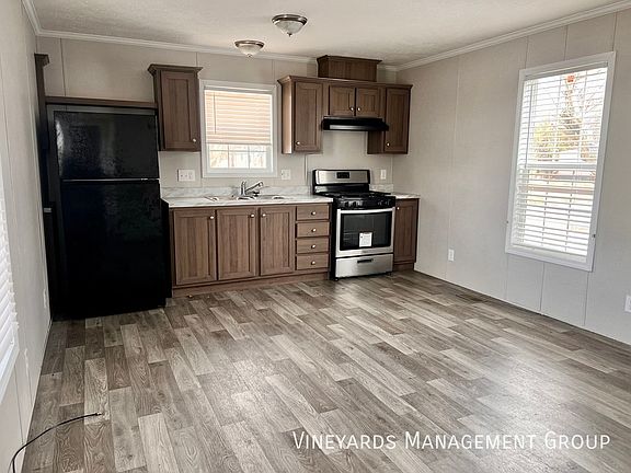 5th image of 1913 Hood Ave #70