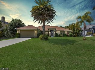 2216 SW 8th Ct, Cape Coral, FL 33991