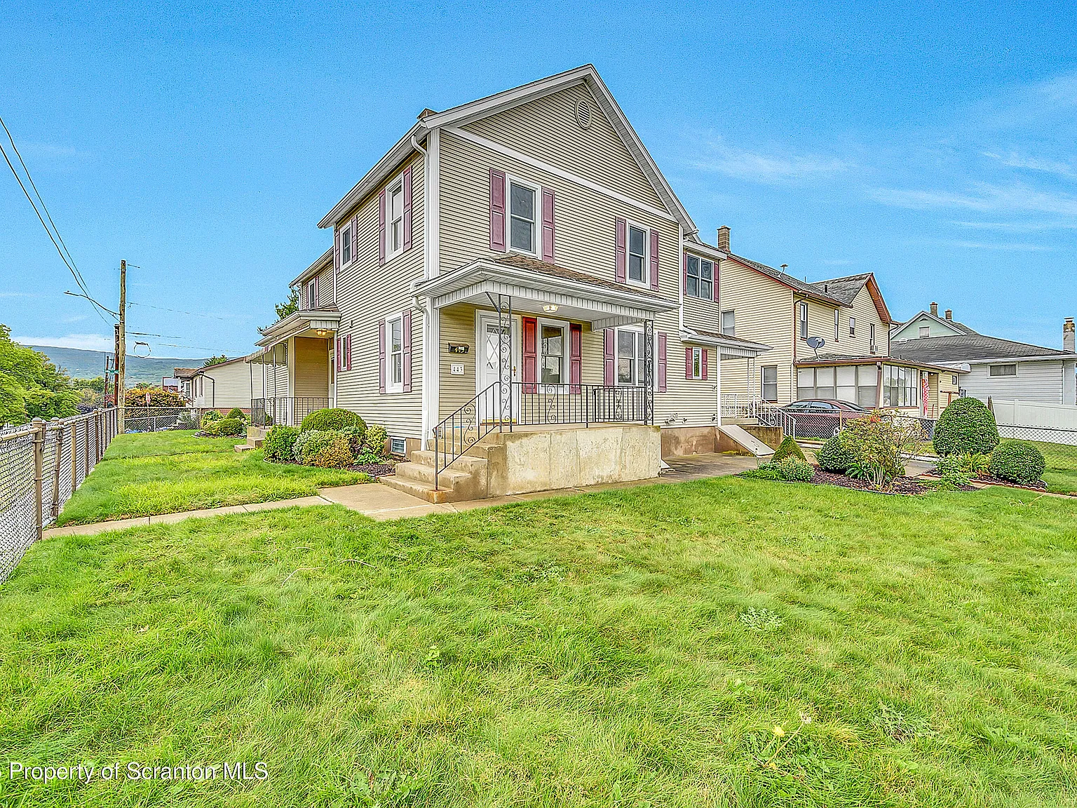 2 bed, 1.5 bath, 770 sqft, $1,200 — Photo 3