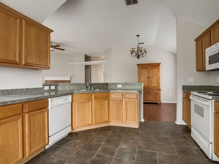 9213 Norfolk Ln — Photo 12