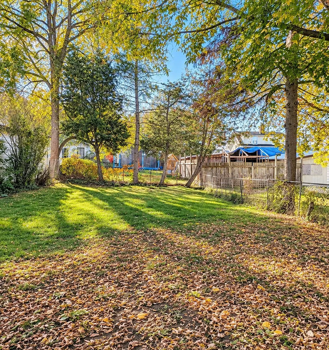 3 bed, $2,300 — Photo 3
