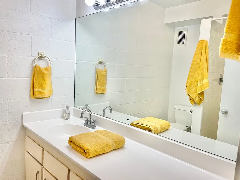 1914 University Ave #202 — Photo 8