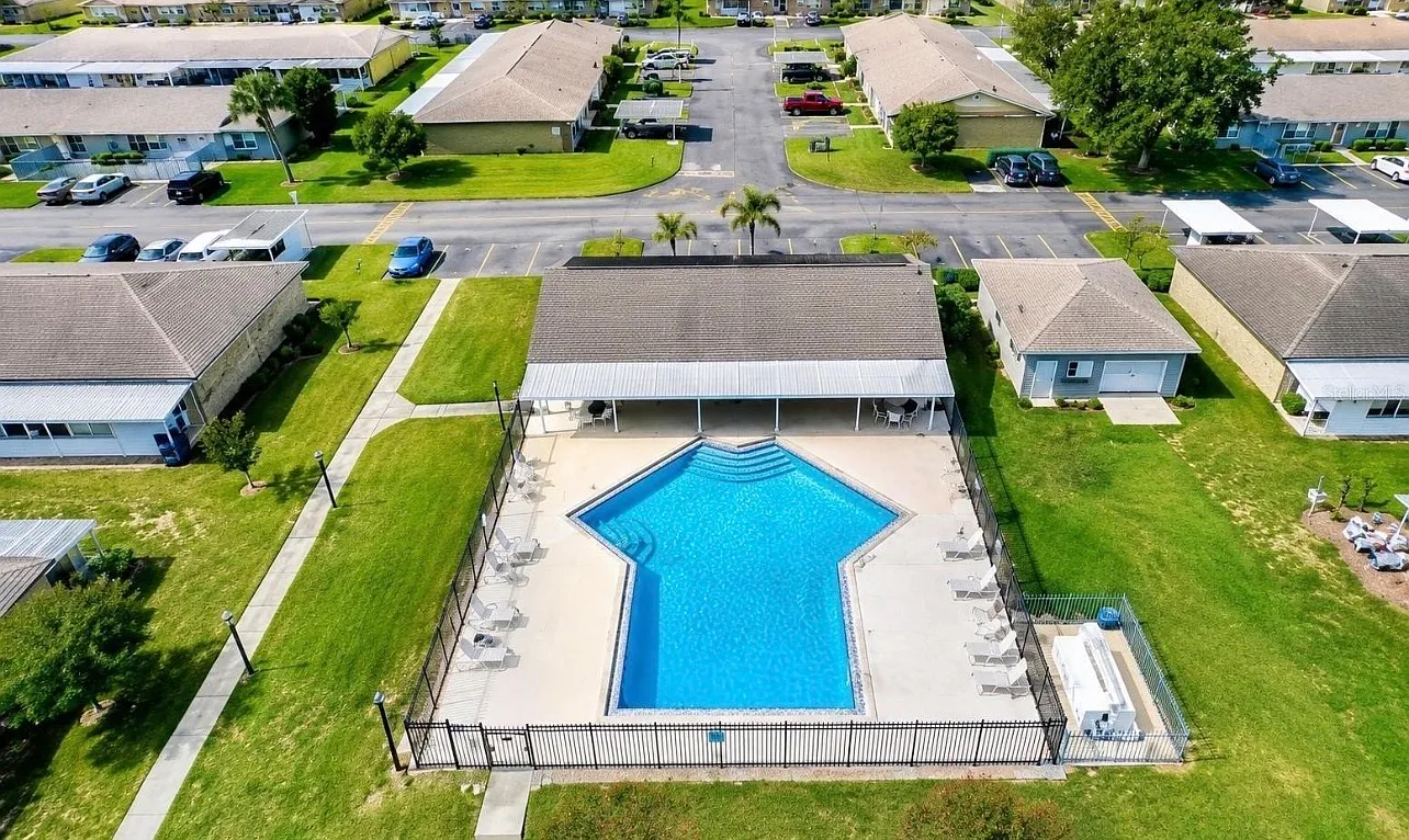 2 bed, 1363 sqft, $1,390 — Photo 4