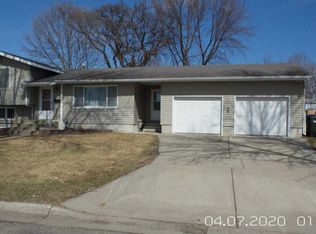 422 W Douglas Ave, Fergus Falls, MN 56537