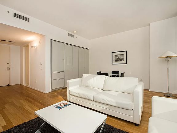 4th image of 18 W 48th St APT 14A
