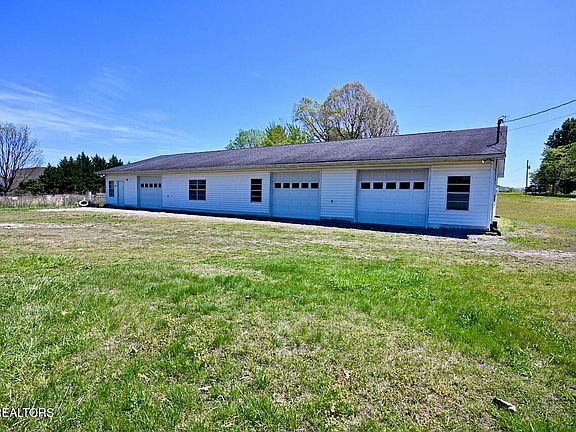 2nd image of 2139 Big Springs Rd