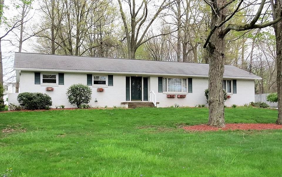 1st image of 514 Howland Wilson Rd NE