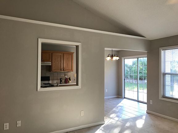 Open floor plan from living room to eat-in kitchen