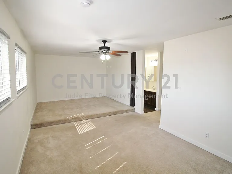 822 Via Valencia — Photo 15